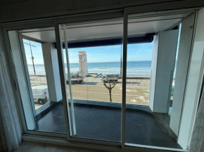 Appartement T2 avec balcon et vue mer, 1er étage, ascenseur, TV, cuisine équipée - FR-1-197-466